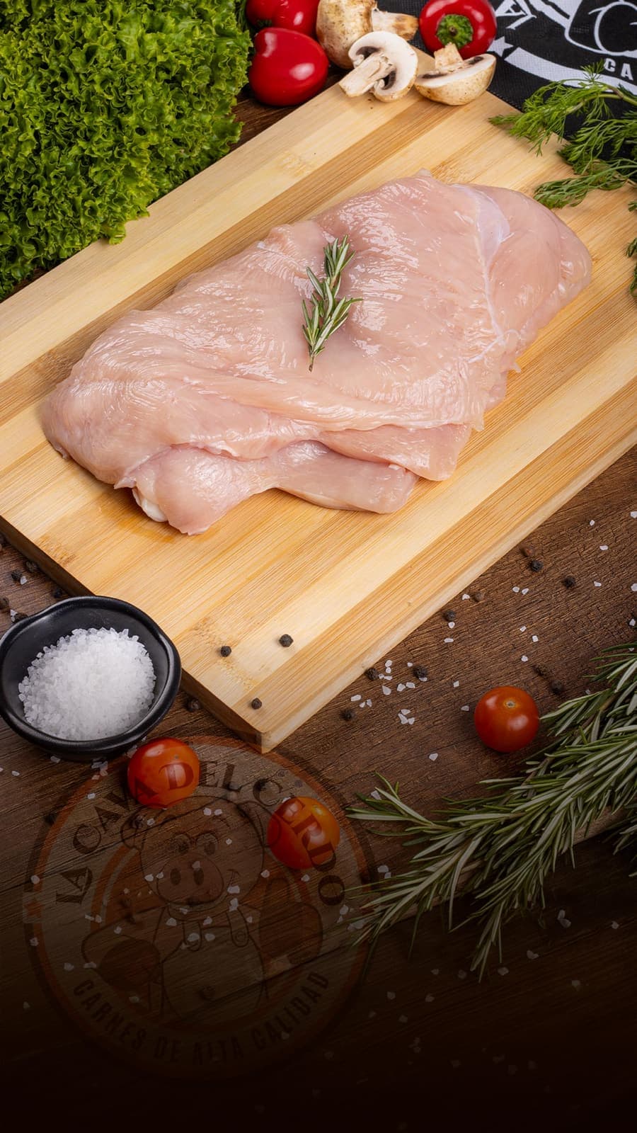 Filete de Pollo sobre tabla de madera, La Cava del Cerdo