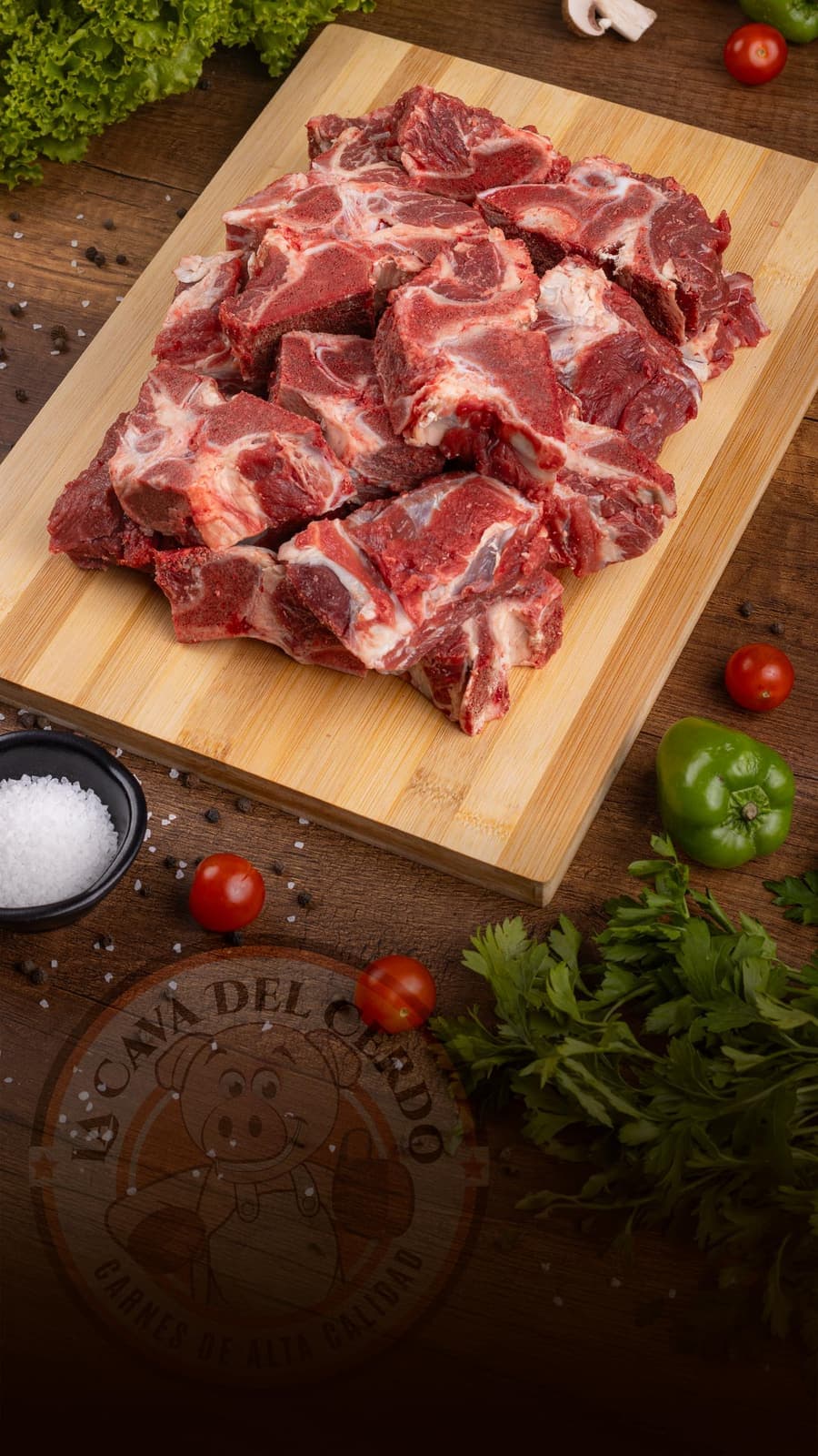 Hueso Carnudo sobre tabla de madera, La Cava del Cerdo