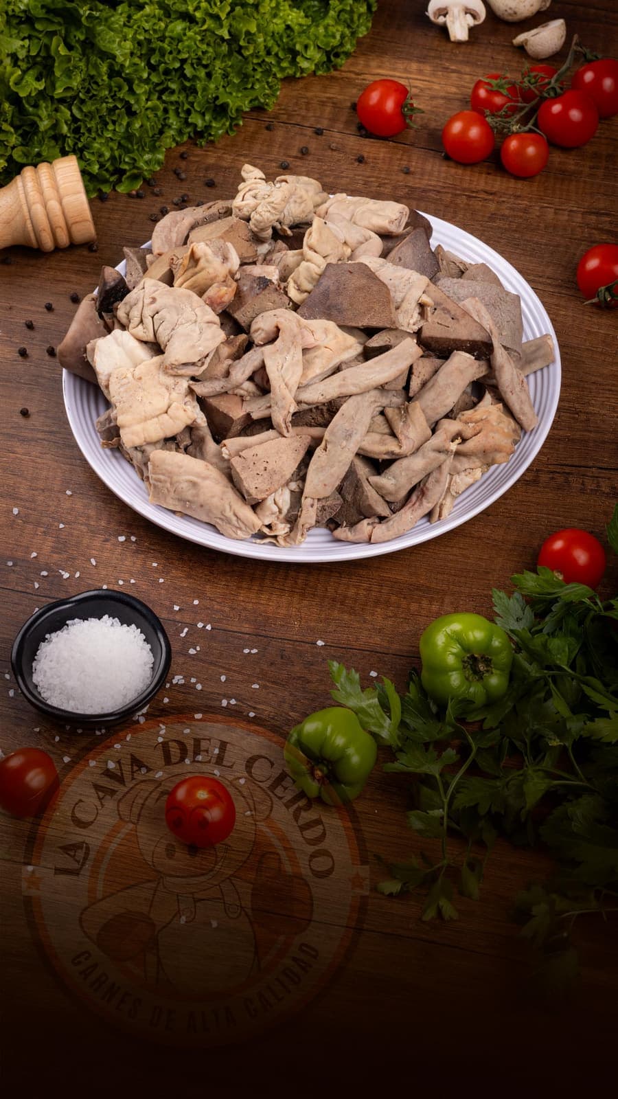 Picada de Cerdo sobre tabla de madera, La Cava del Cerdo